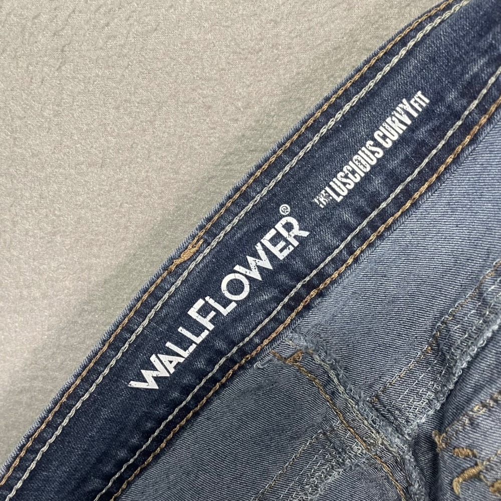 WallFlower Jeans Womens 20 Short‎ Luscious Curvy Fit Straight Leg Blue Plus Size - Picture 3 of 10